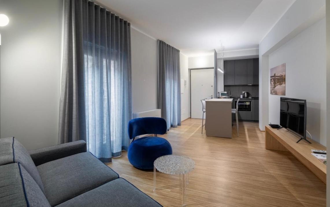 30Cavour Luxury Suites Павия Экстерьер фото